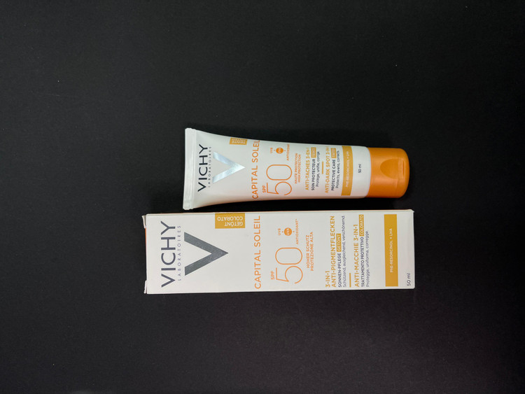 کرم ضد آفتاب و ضد لک رنگی ویشی SPF۵۰ مناسب پوست های معمولی و دارای لک ۵۰ میل اصل