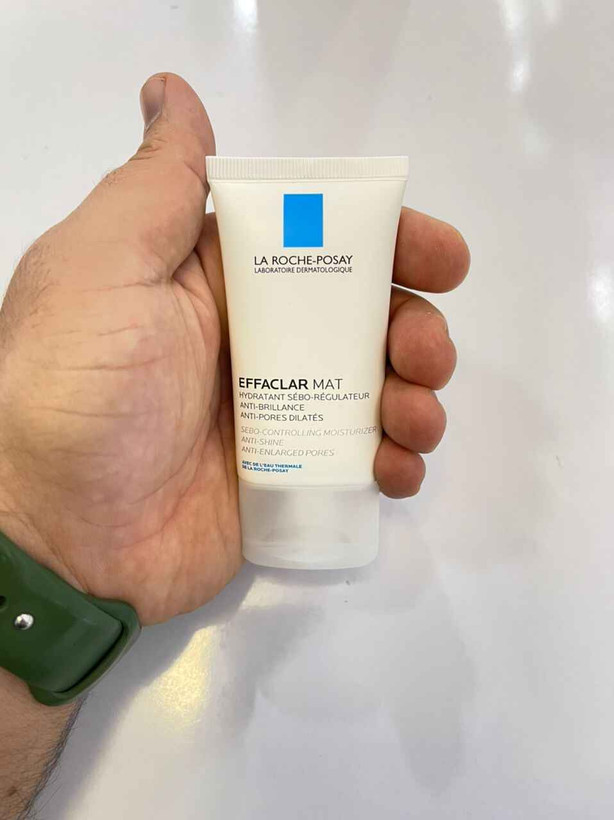 کرم مرطوب کننده پوست چرب LA ROCHE POSAY مدل افکلار مات EFFACLAR MAT حجم 40 میل اصل